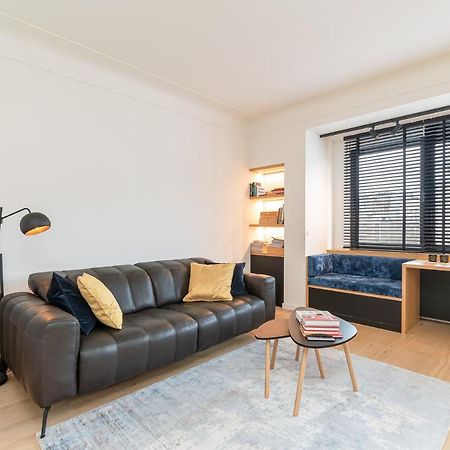 Between The Theaters Of Antwerp Apartment ภายนอก รูปภาพ