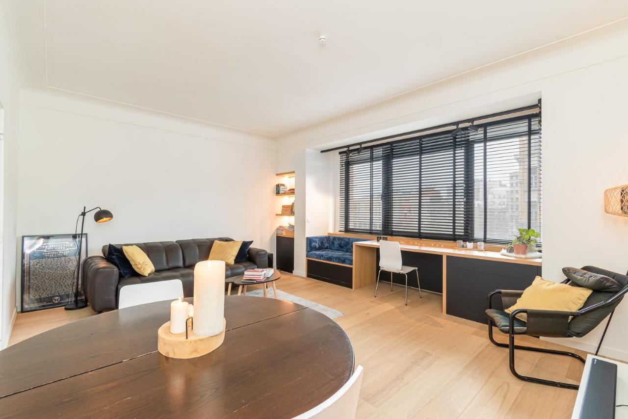 Between The Theaters Of Antwerp Apartment ภายนอก รูปภาพ