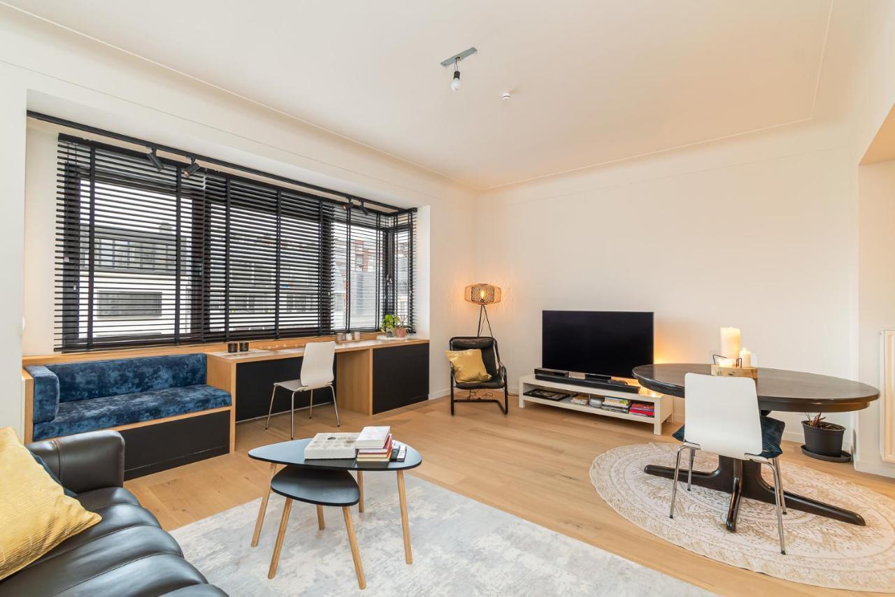 Between The Theaters Of Antwerp Apartment ภายนอก รูปภาพ